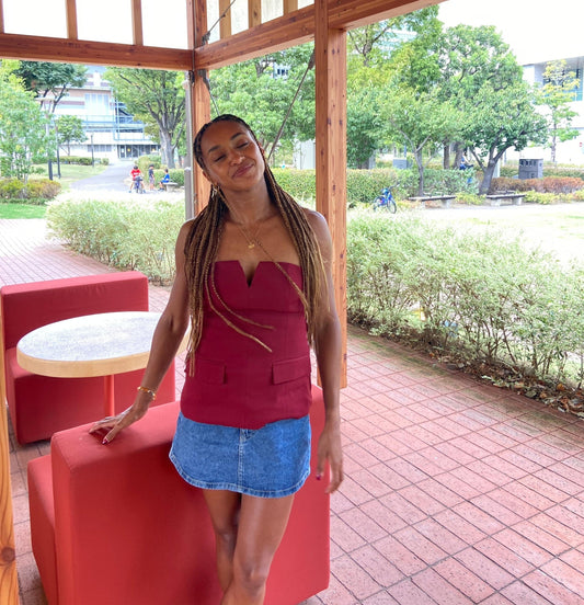 Naomi in the Scanddie Boss Top